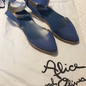 Alice + Olivia blue flats size 38.5